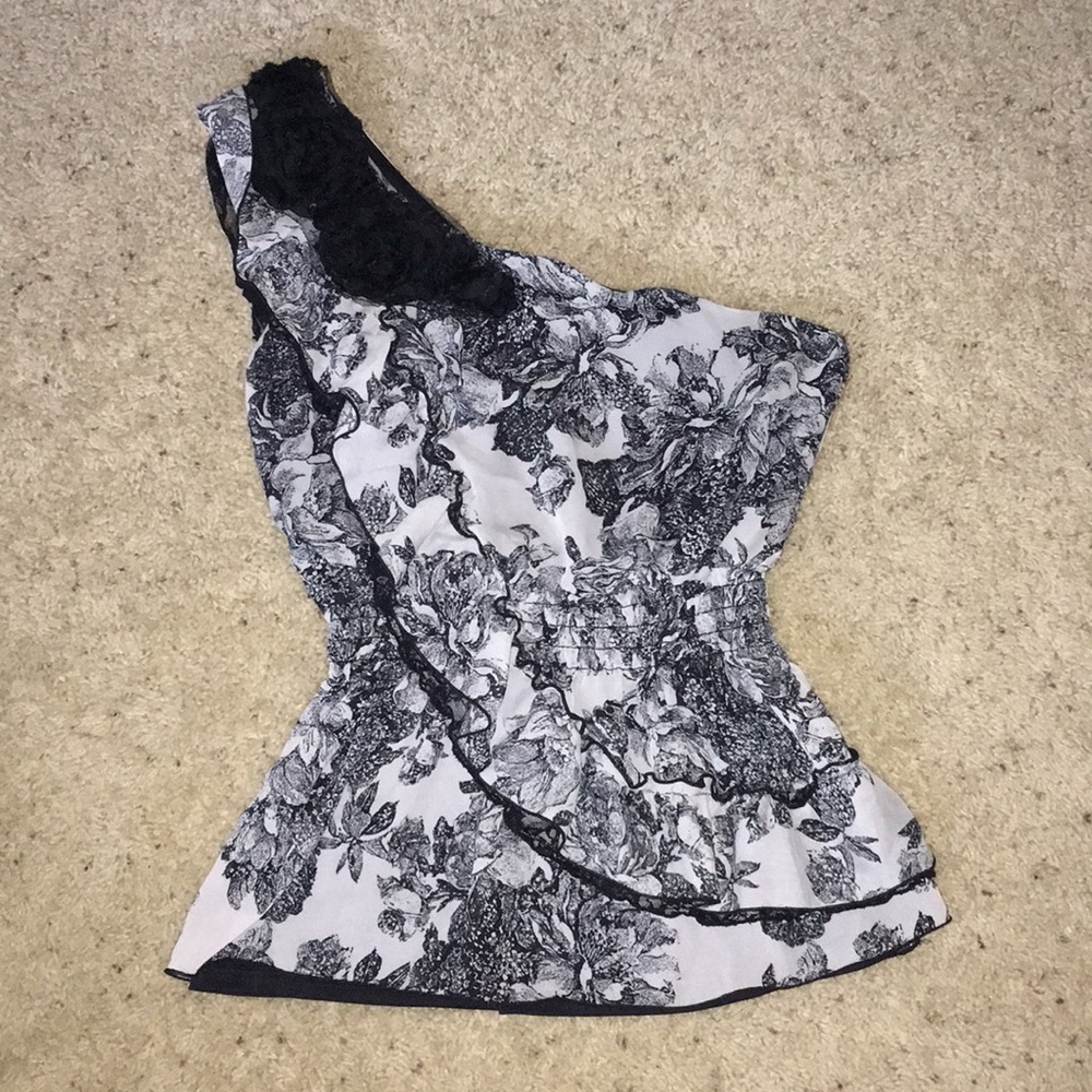 One shoulder dressy top